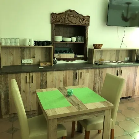 Bed & Breakfast Kerekes Panzio Es Etterem